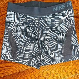 Nike pro shorts small